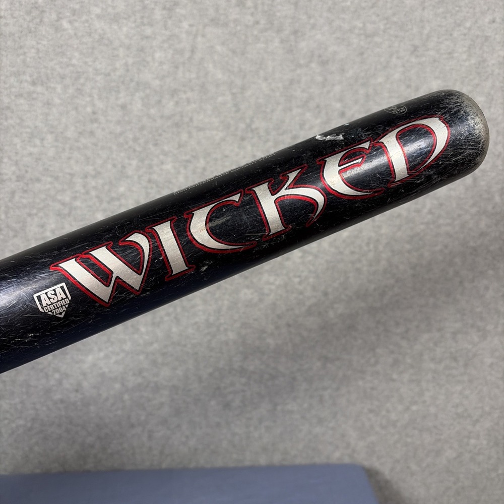 2004 Worth Wicked WWS405 2 1/4" Diameter 28 oz 34" Alloy Softball Bat